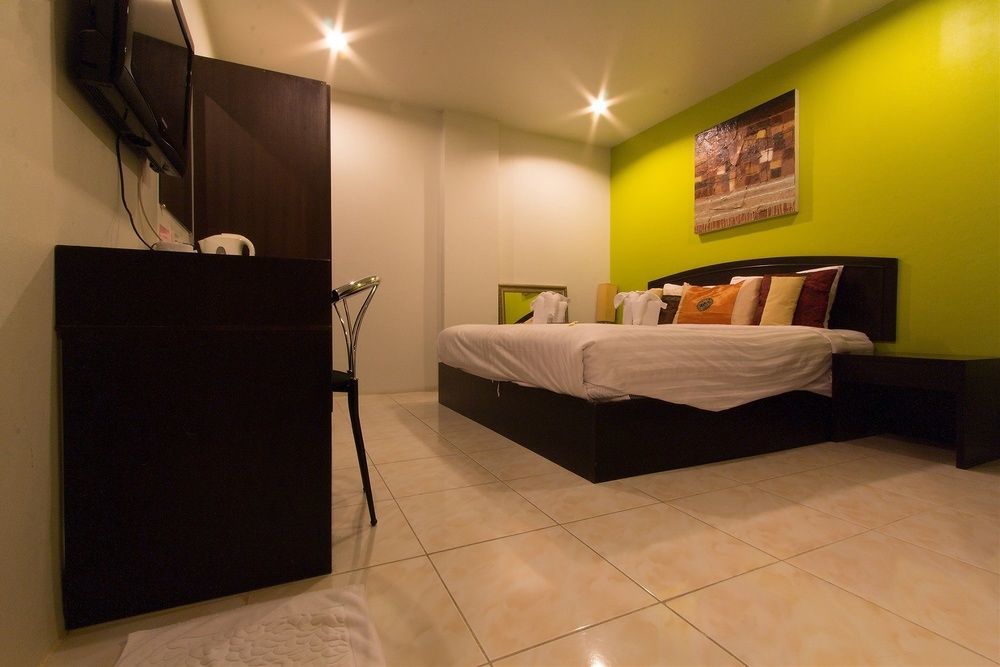 Cool Sea House Hotel Patong Екстериор снимка