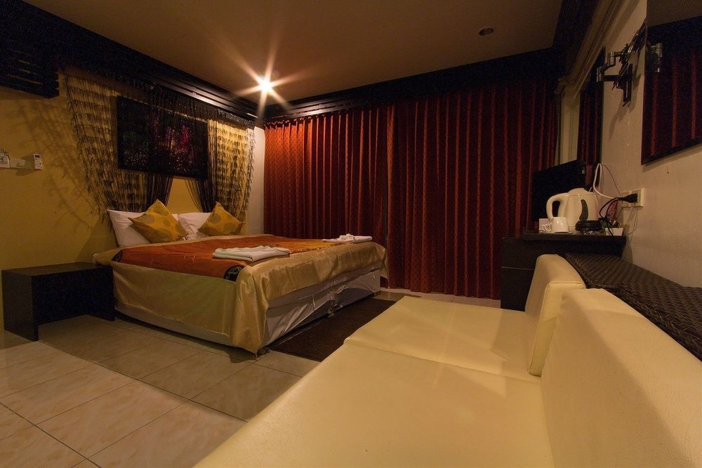 Cool Sea House Hotel Patong Екстериор снимка
