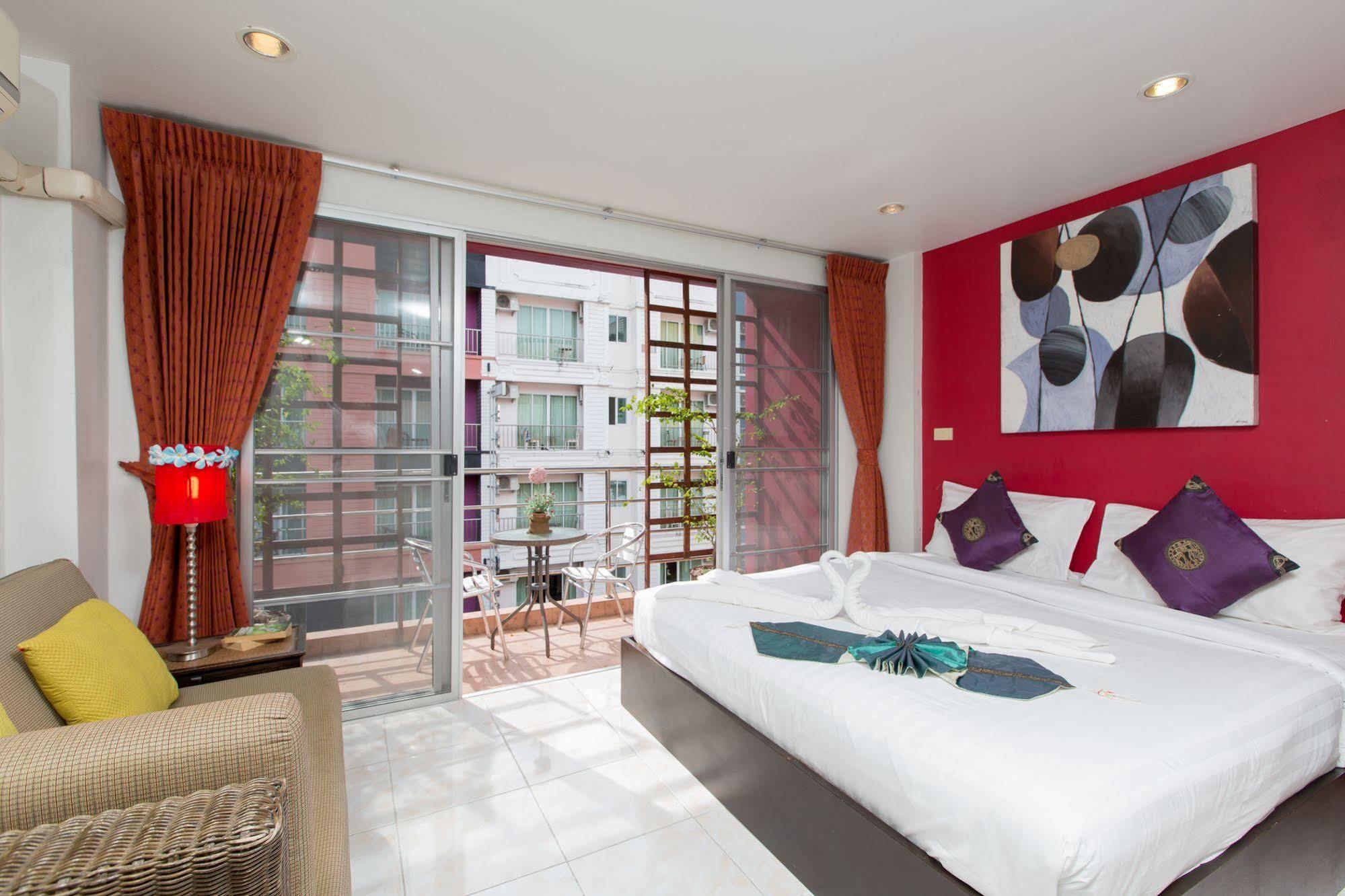 Cool Sea House Hotel Patong Екстериор снимка