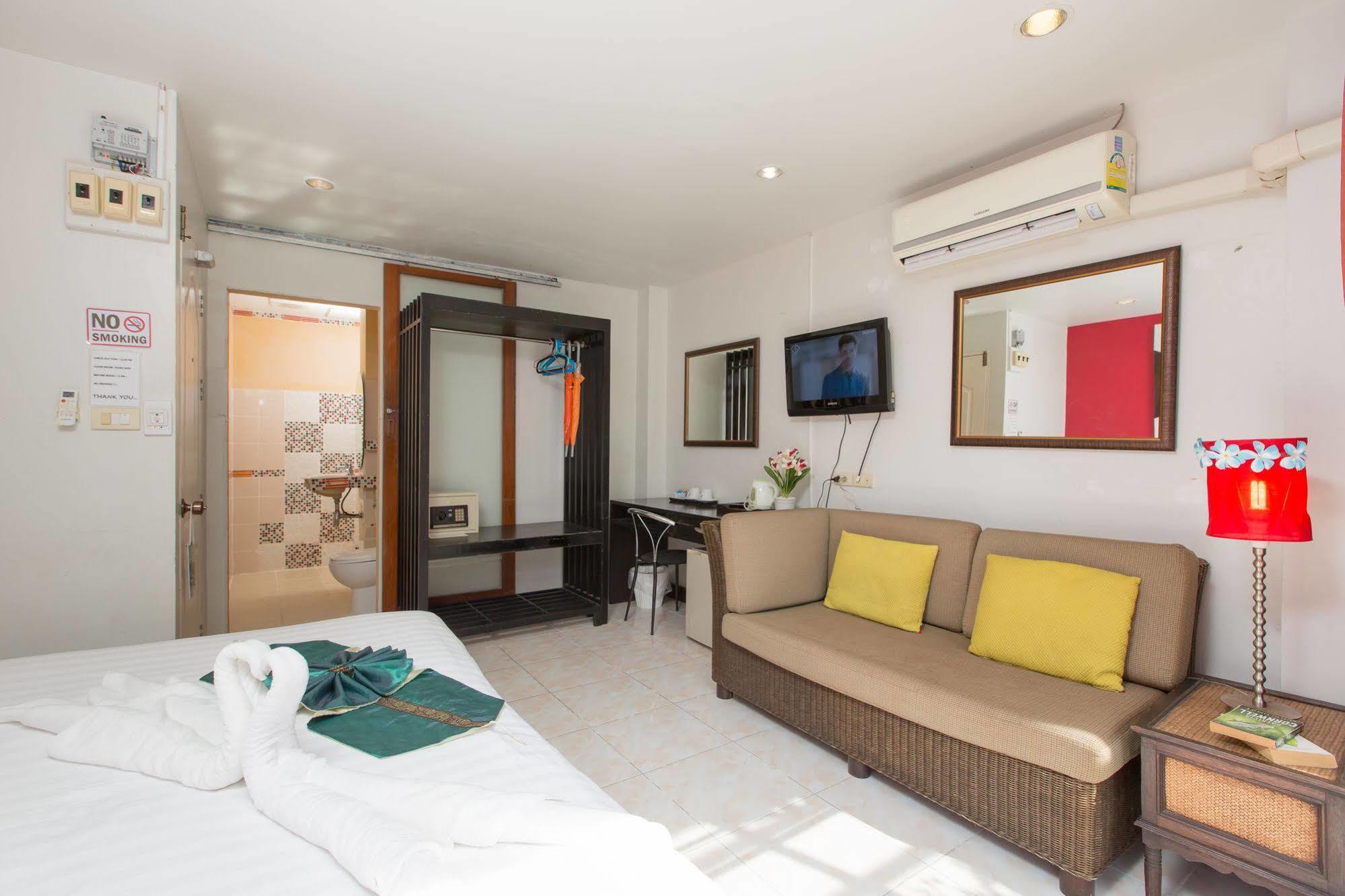 Cool Sea House Hotel Patong Екстериор снимка