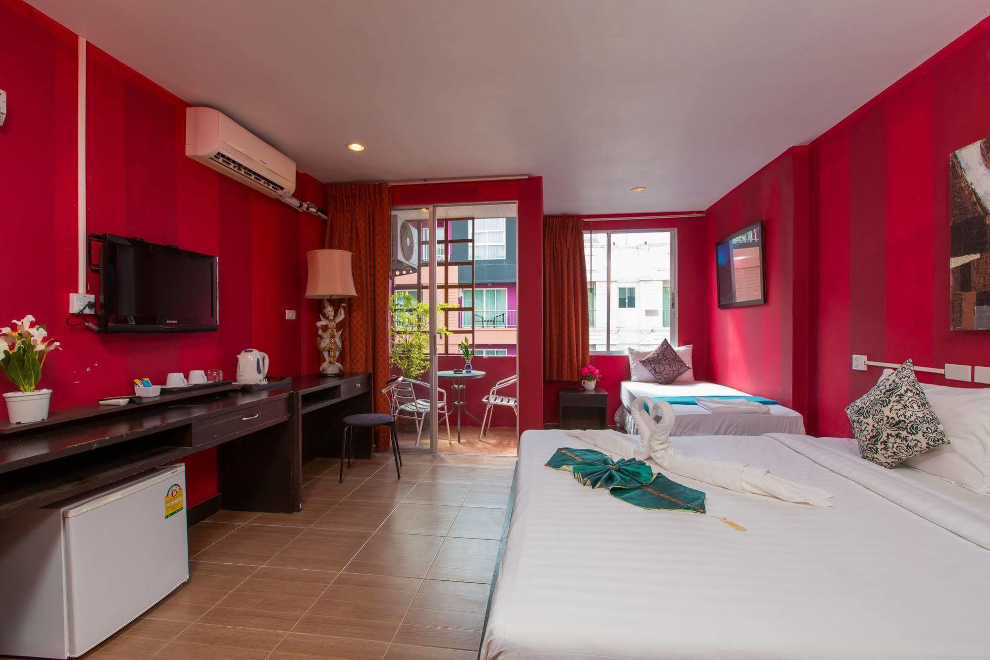 Cool Sea House Hotel Patong Екстериор снимка